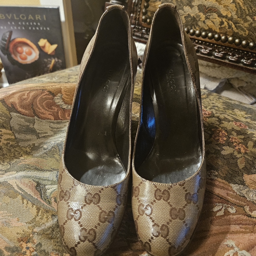 GUCCI WEDGES